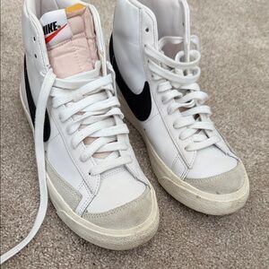 Nike Blazer Mid 77